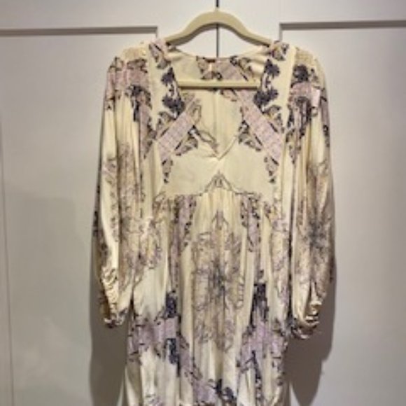 Free People Flowy Top - Picture 1 of 3